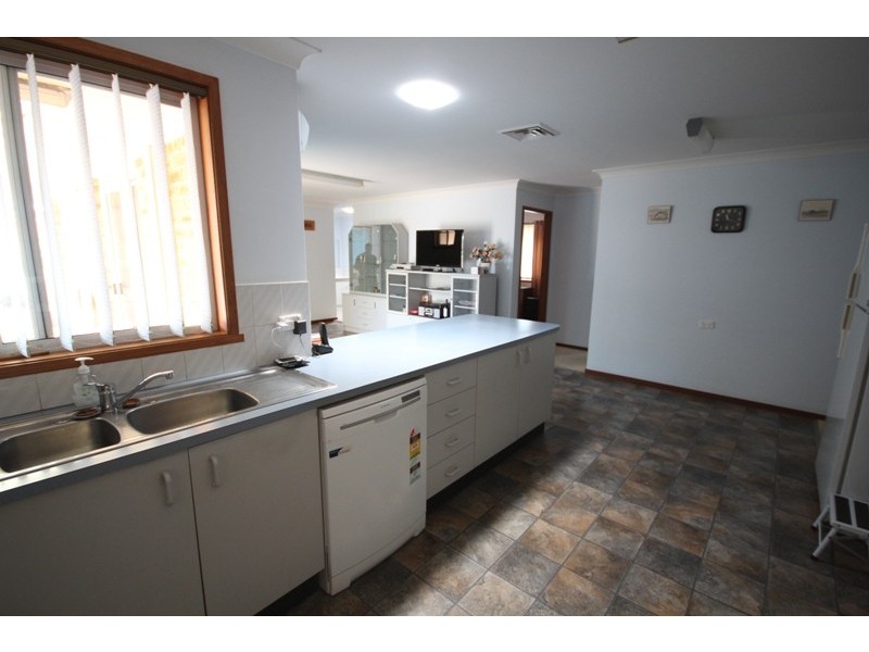 6 Samantha Close, Taree NSW 2430