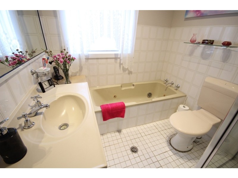 93 Edinburgh Drive, Taree NSW 2430