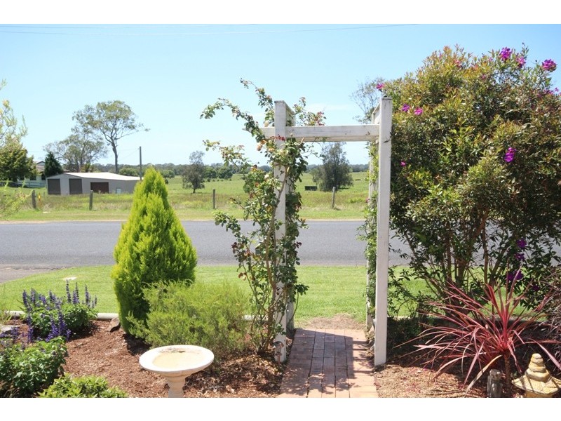 93 Edinburgh Drive, Taree NSW 2430