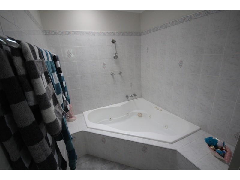 71 Bushland Drive, Taree NSW 2430