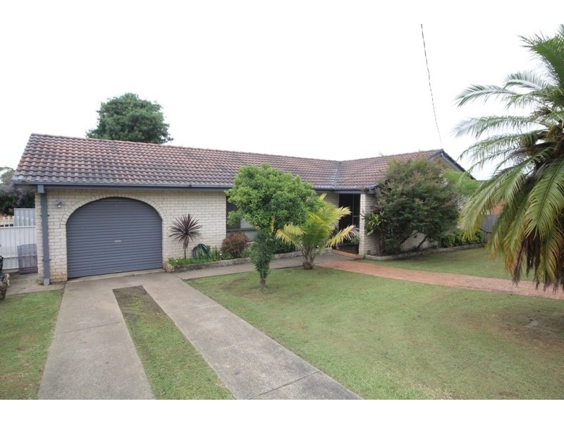 37 Kanangra Drive, Taree NSW 2430