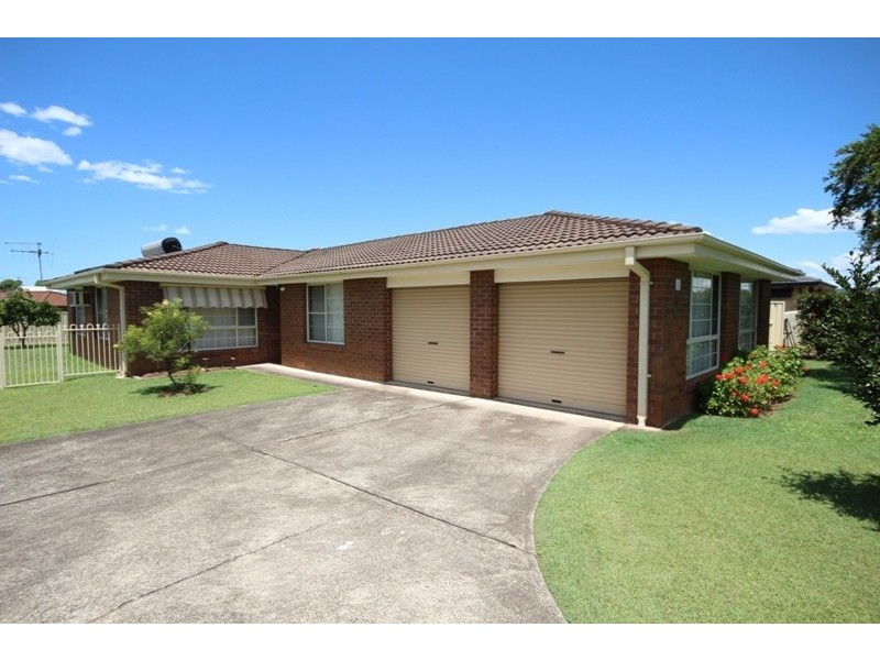 8 Petken Drive, Taree NSW 2430