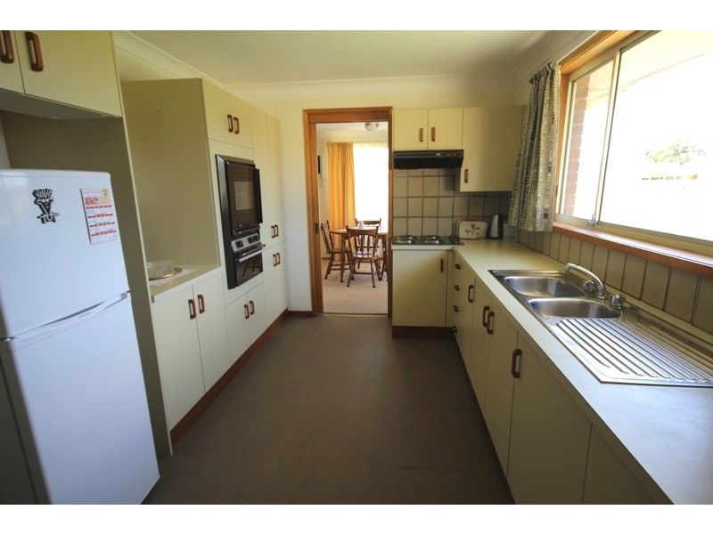 8 Petken Drive, Taree NSW 2430