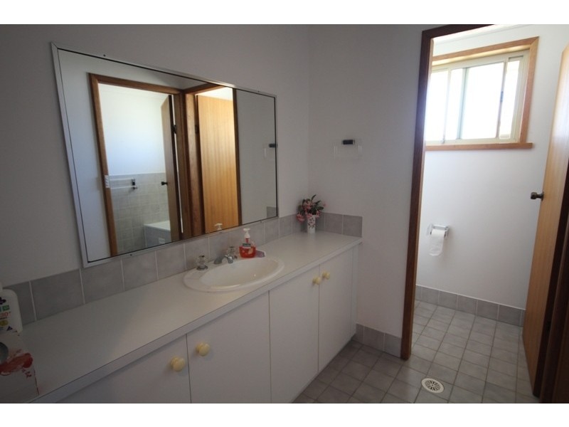 8 Petken Drive, Taree NSW 2430