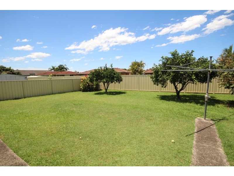 8 Petken Drive, Taree NSW 2430