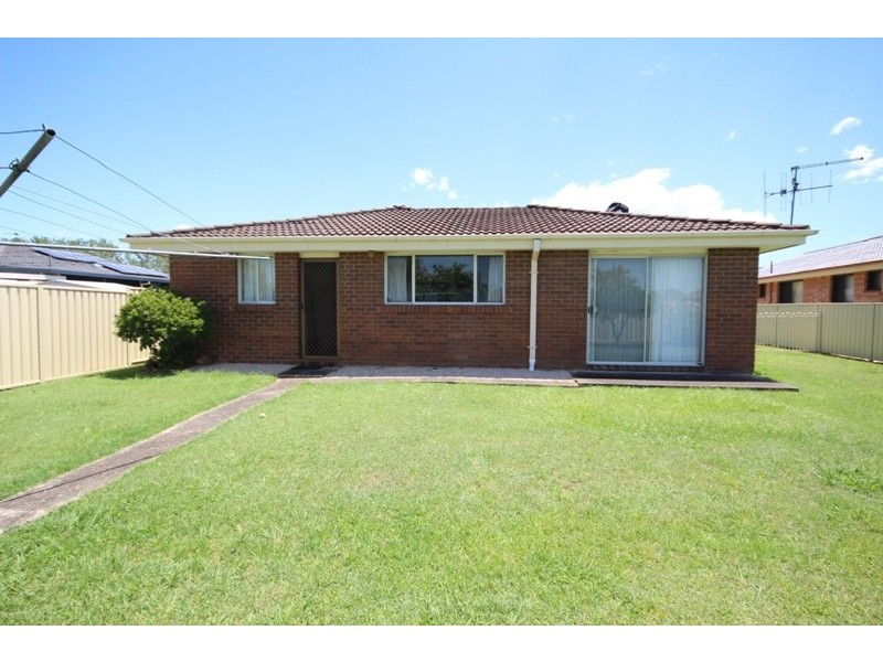 8 Petken Drive, Taree NSW 2430