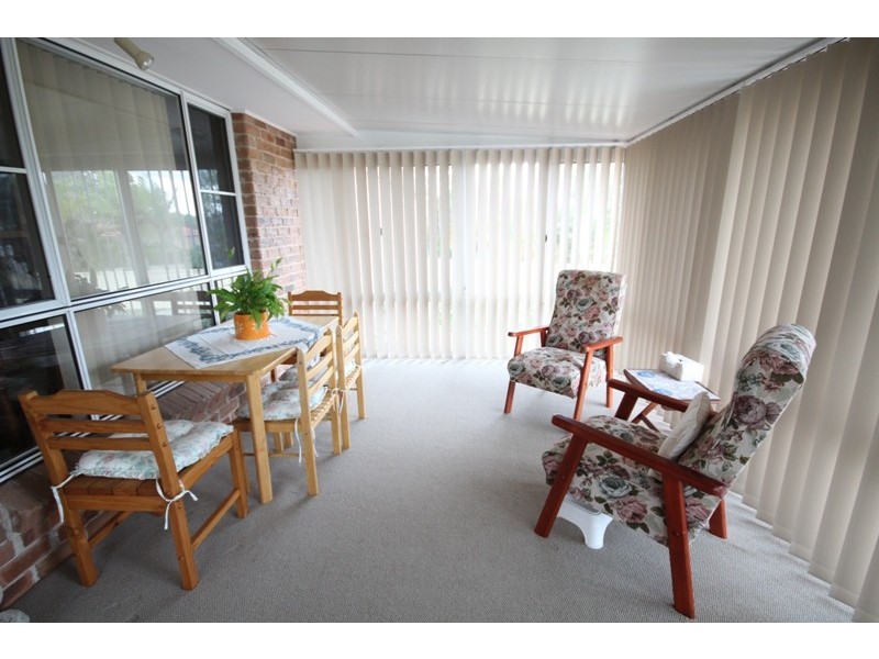 6 Laurina Close, Old Bar NSW 2430
