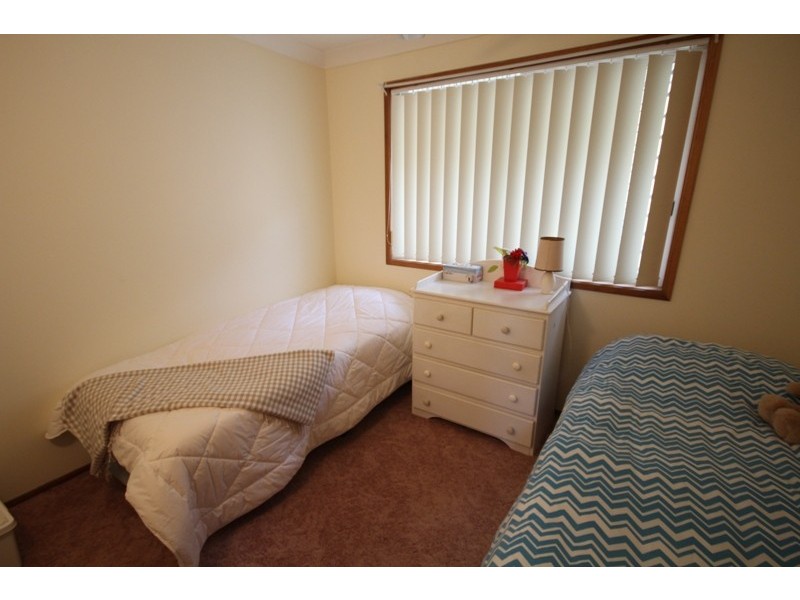 6 Laurina Close, Old Bar NSW 2430