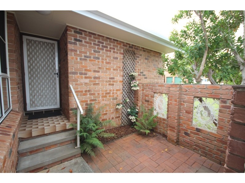 6 Laurina Close, Old Bar NSW 2430