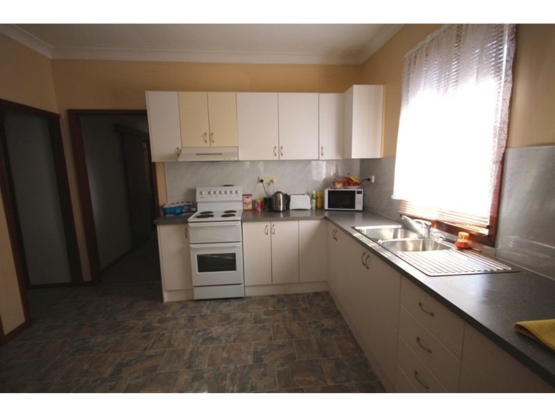 20 McRae Avenue, Taree NSW 2430