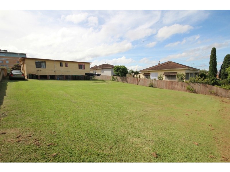 90 High Street, Taree NSW 2430