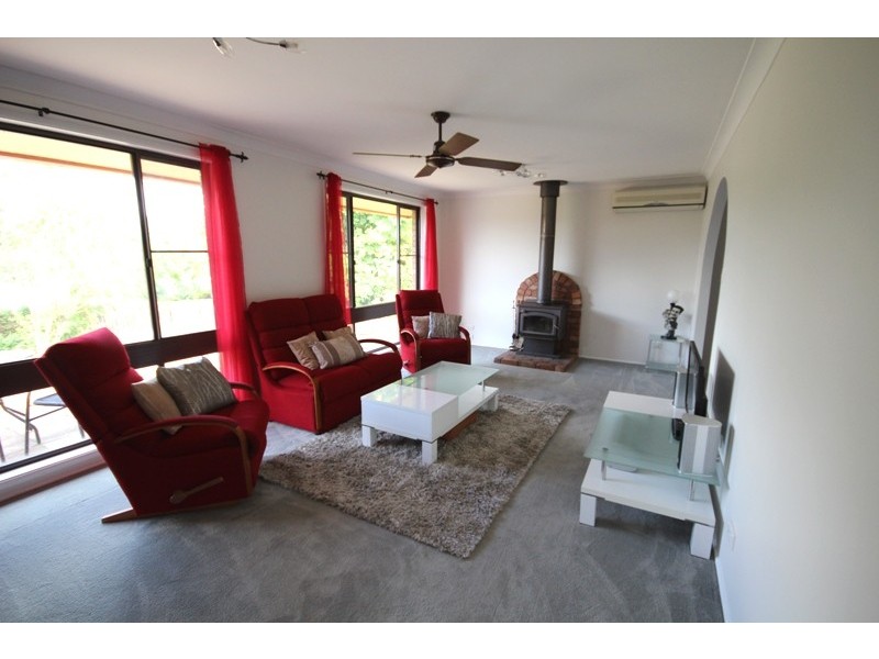 6 Tata Place, Tinonee NSW 2430