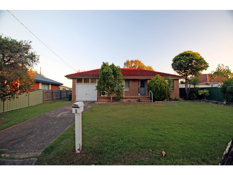 1 Hillcrest Close, Taree NSW 2430