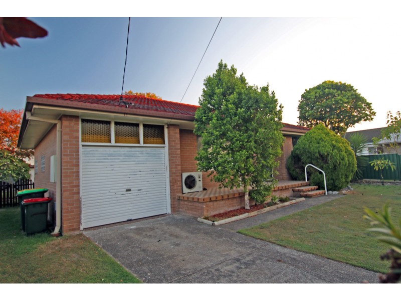 1 Hillcrest Close, Taree NSW 2430