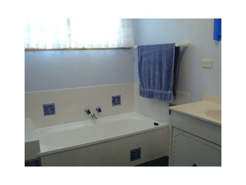 27 JORGENSEN STREET, Marlo VIC 3888