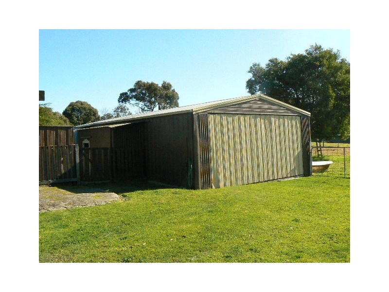 15 STEVENSONS DRIVE, Newmerella VIC 3886
