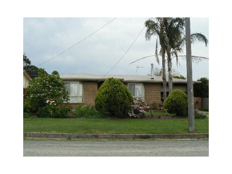 21 CARLYLE STREET, Orbost VIC 3888