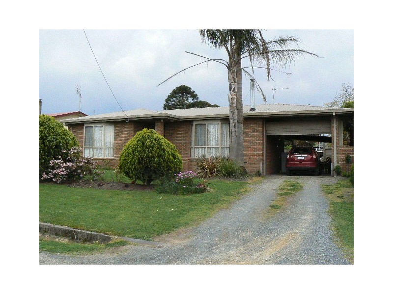 21 CARLYLE STREET, Orbost VIC 3888