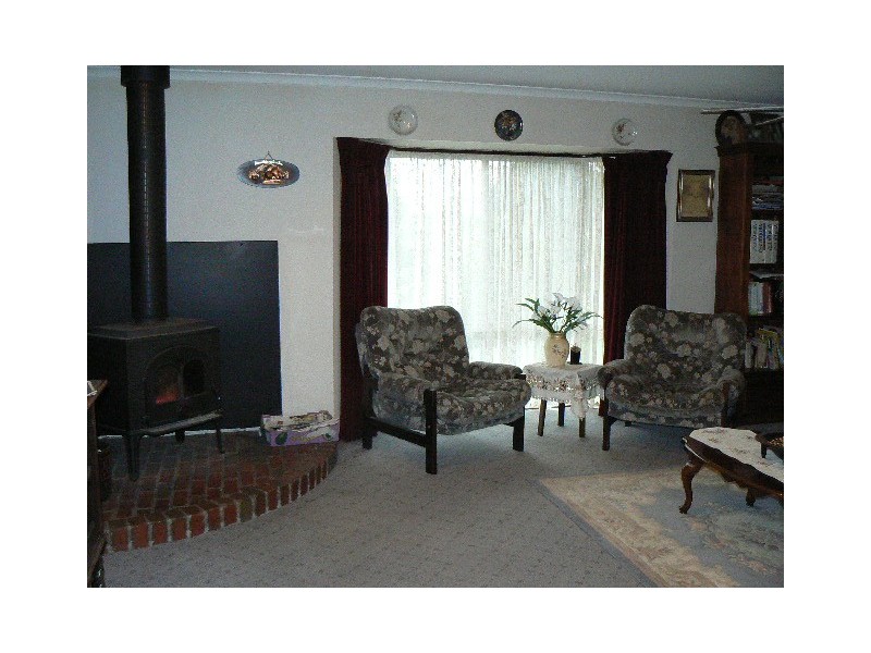 21 CARLYLE STREET, Orbost VIC 3888