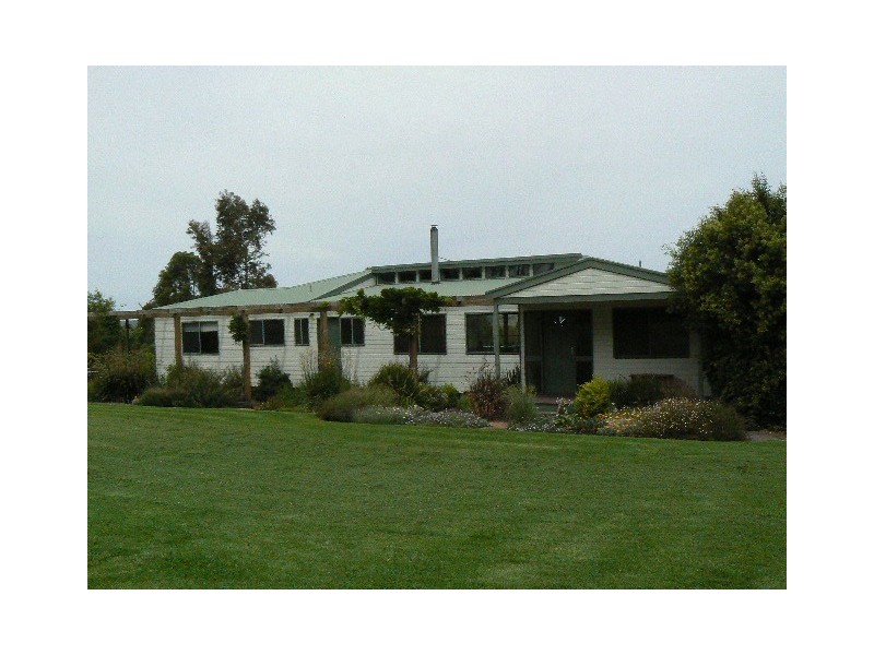 588 LAKE ROAD, Orbost VIC 3888