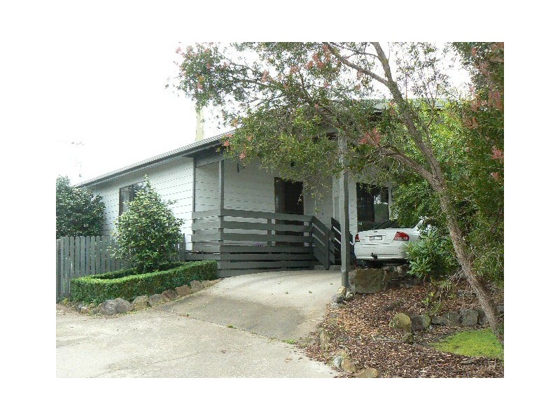 14 TYNON STREET, Orbost VIC 3888