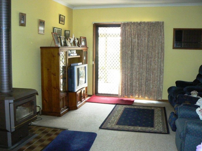 186 NICHOLSON STREET, Orbost VIC 3888