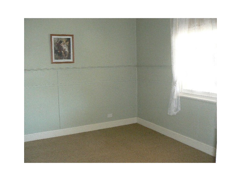 6 NICHOLSON STREET, Orbost VIC 3888