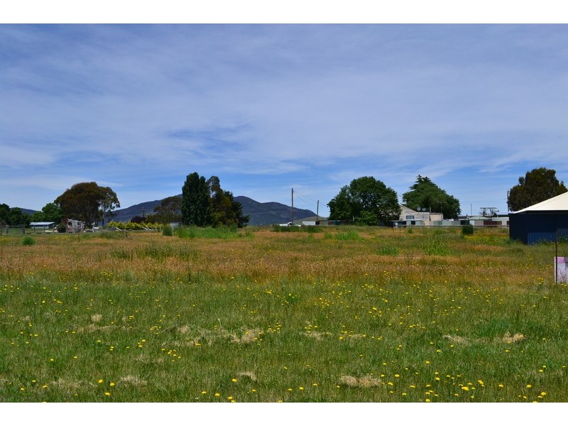 4 MacFarlane, Benambra VIC 3900