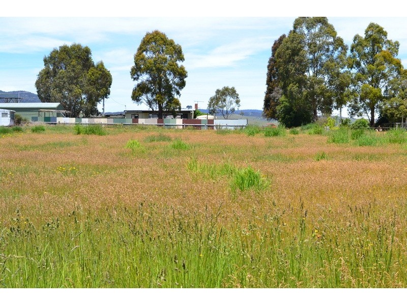 64 Lake Omeo Parade, Benambra VIC 3900