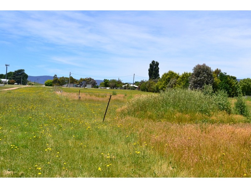 64 Lake Omeo Parade, Benambra VIC 3900