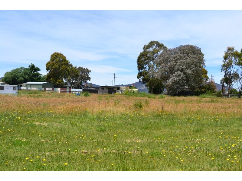 64 Lake Omeo Parade, Benambra VIC 3900