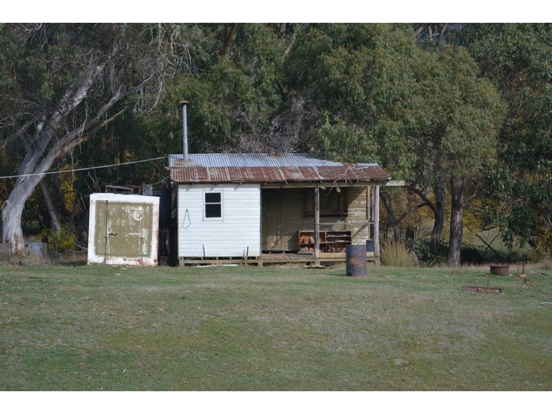 718 McKinnons Road, Benambra VIC 3900