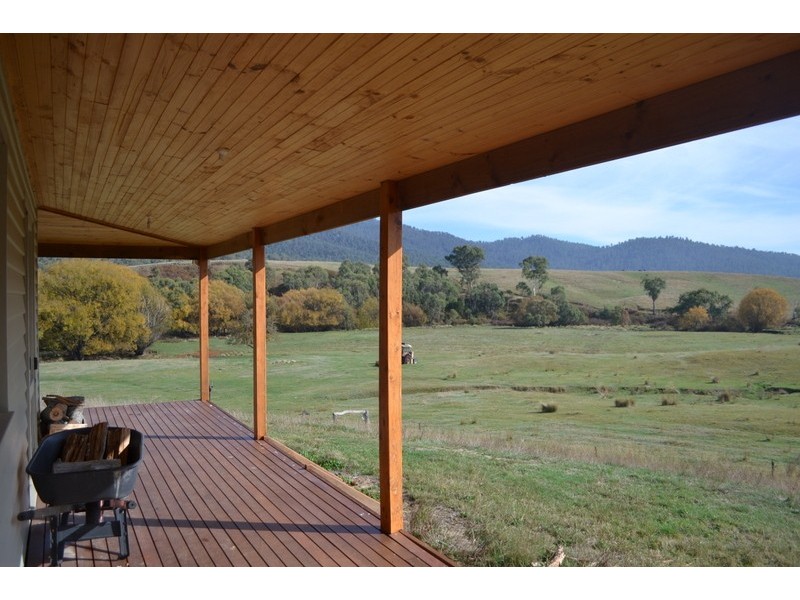 718 McKinnons Road, Benambra VIC 3900