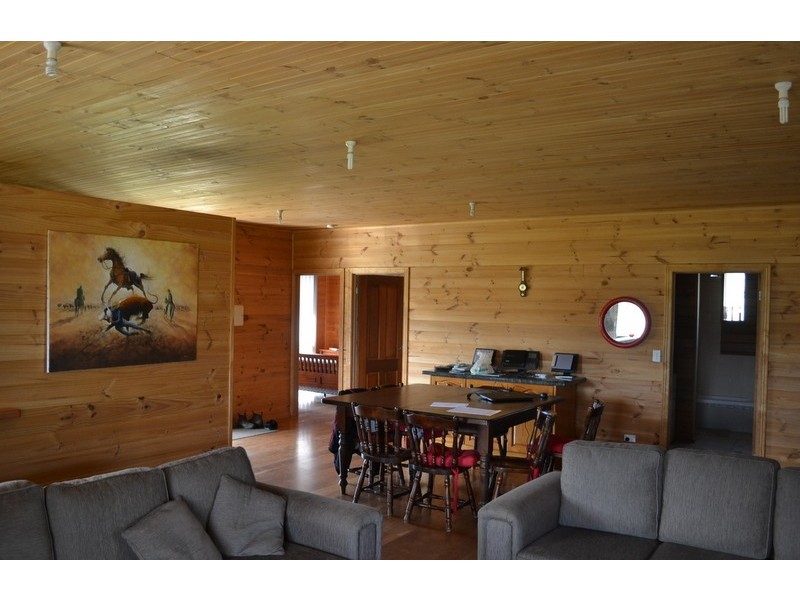 718 McKinnons Road, Benambra VIC 3900