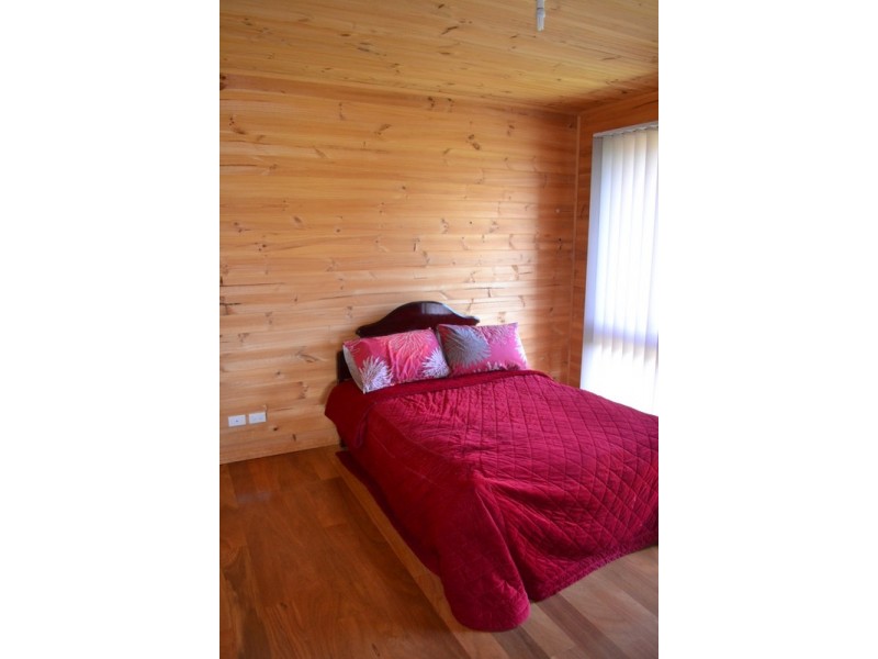 718 McKinnons Road, Benambra VIC 3900