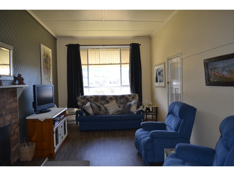 9 Camp Street, Omeo VIC 3898