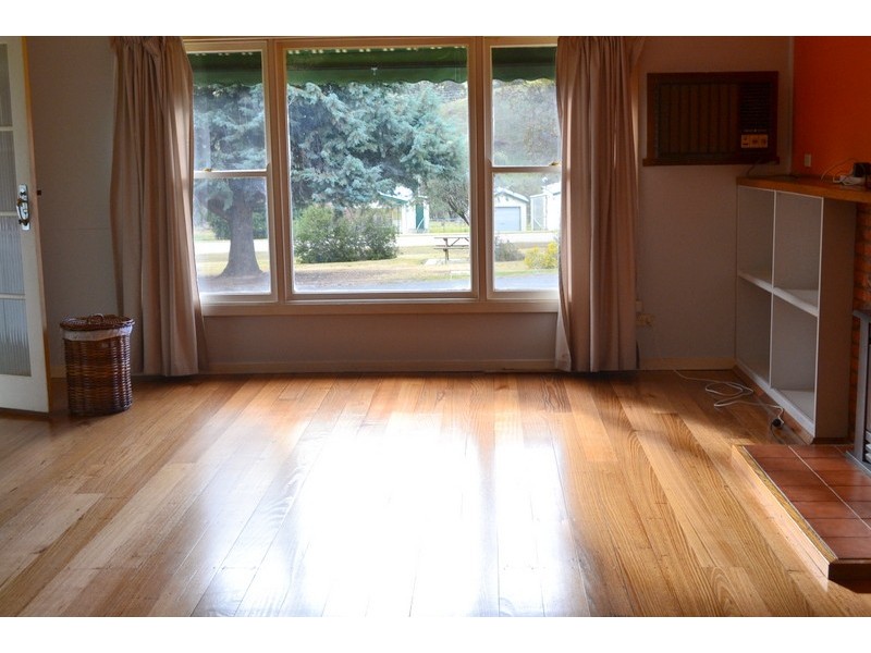 5064 Great Alpine Road, Ensay VIC 3895