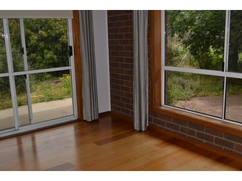 92 Day Avenue, Omeo VIC 3898