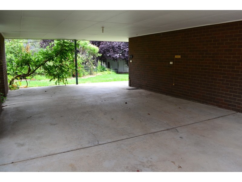 92 Day Avenue, Omeo VIC 3898