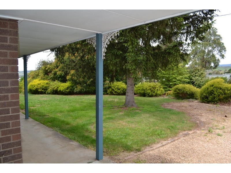 92 Day Avenue, Omeo VIC 3898