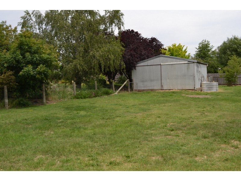 92 Day Avenue, Omeo VIC 3898