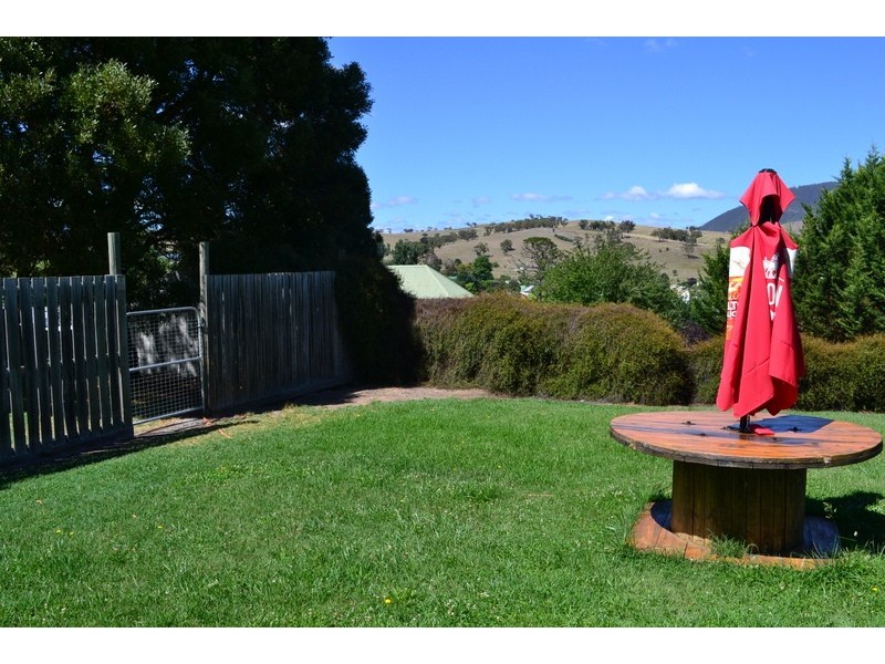 107 Day Avenue, Omeo VIC 3898