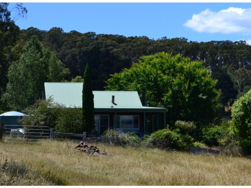 13 Snowys Track, Benambra VIC 3900