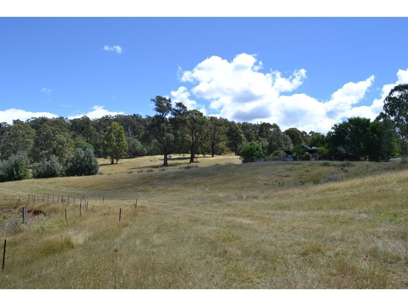 13 Snowys Track, Benambra VIC 3900