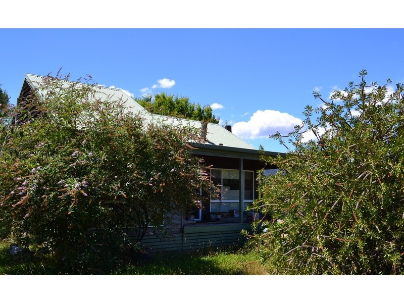 13 Snowys Track, Benambra VIC 3900