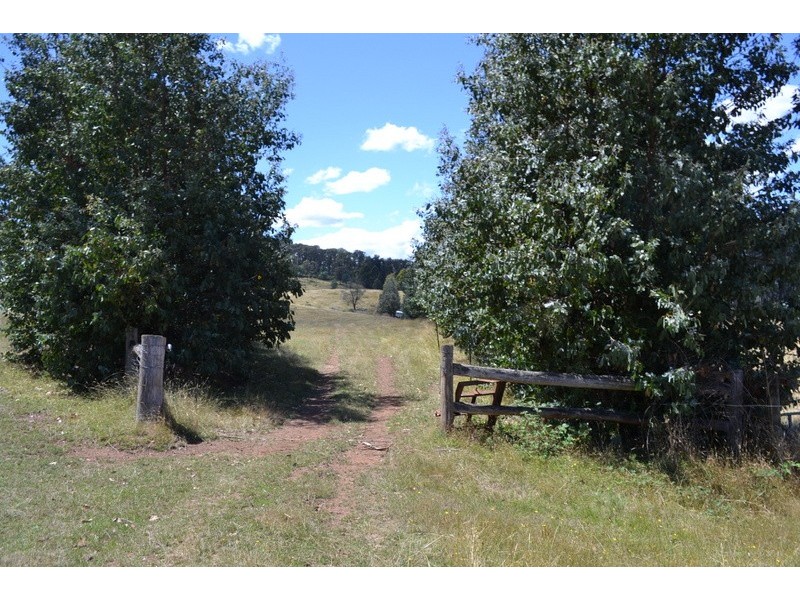 13 Snowys Track, Benambra VIC 3900