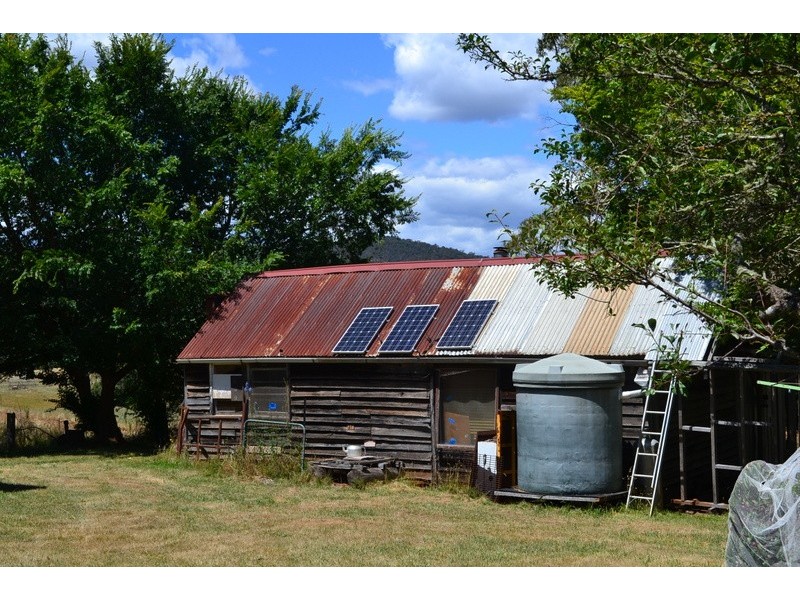 13 Snowys Track, Benambra VIC 3900