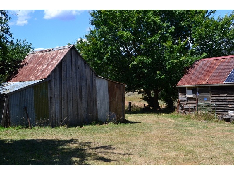 13 Snowys Track, Benambra VIC 3900