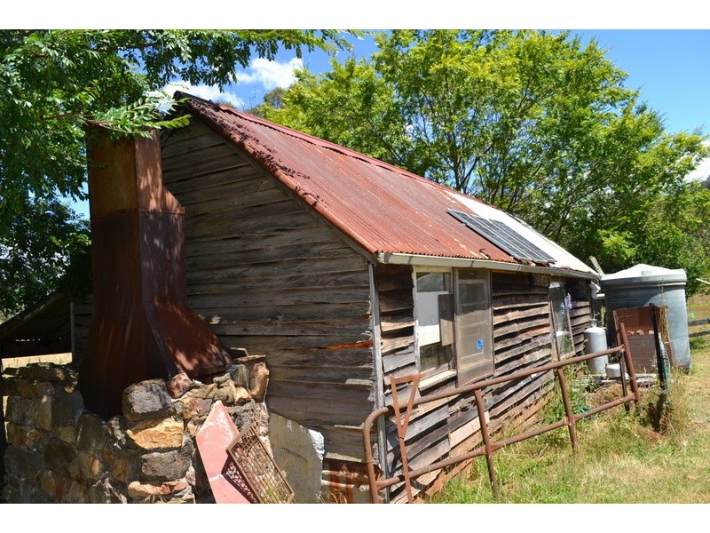 13 Snowys Track, Benambra VIC 3900