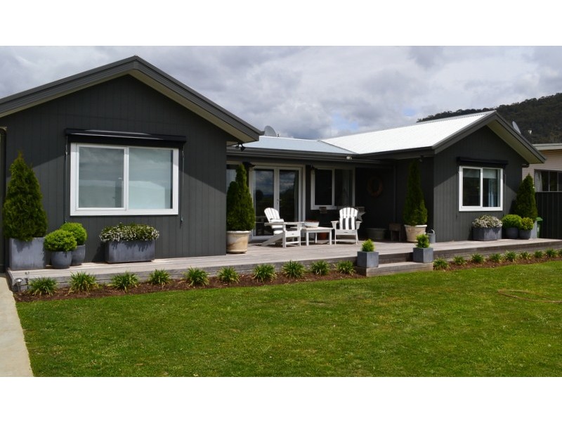 69 Park Street, Omeo VIC 3898